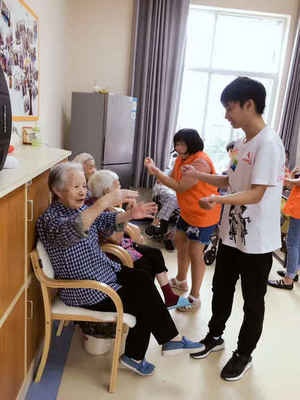 长沙有什么养老院-先锋社区普亲老年养护中心让老年居民老有所乐